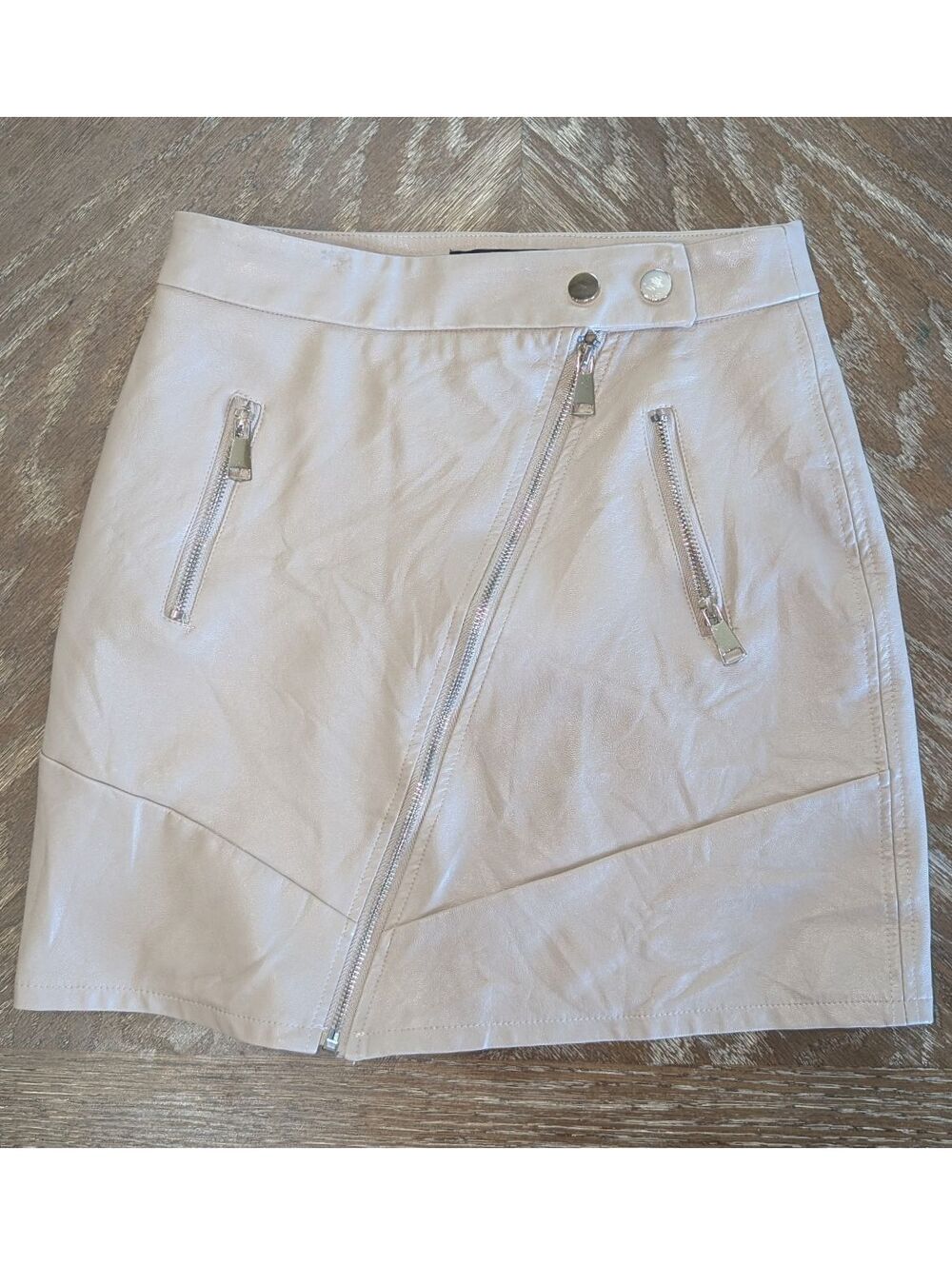 Kendall & Kylie Cream Faux Leather Mini Skirt with Diagonal Zip